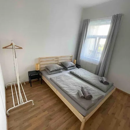Prijetno Stanovanje V Modernem Slogu Apartament