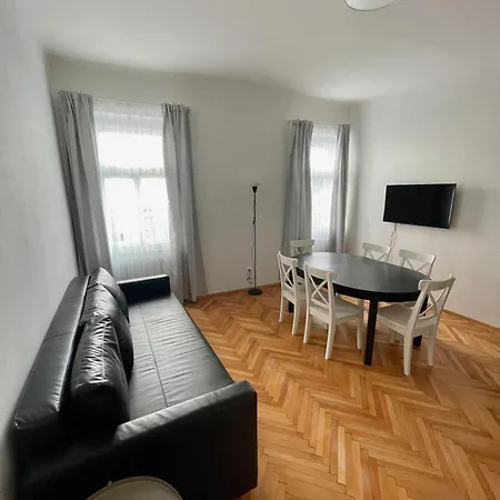 Apartment Prijetno Stanovanje V Modernem Slogu
